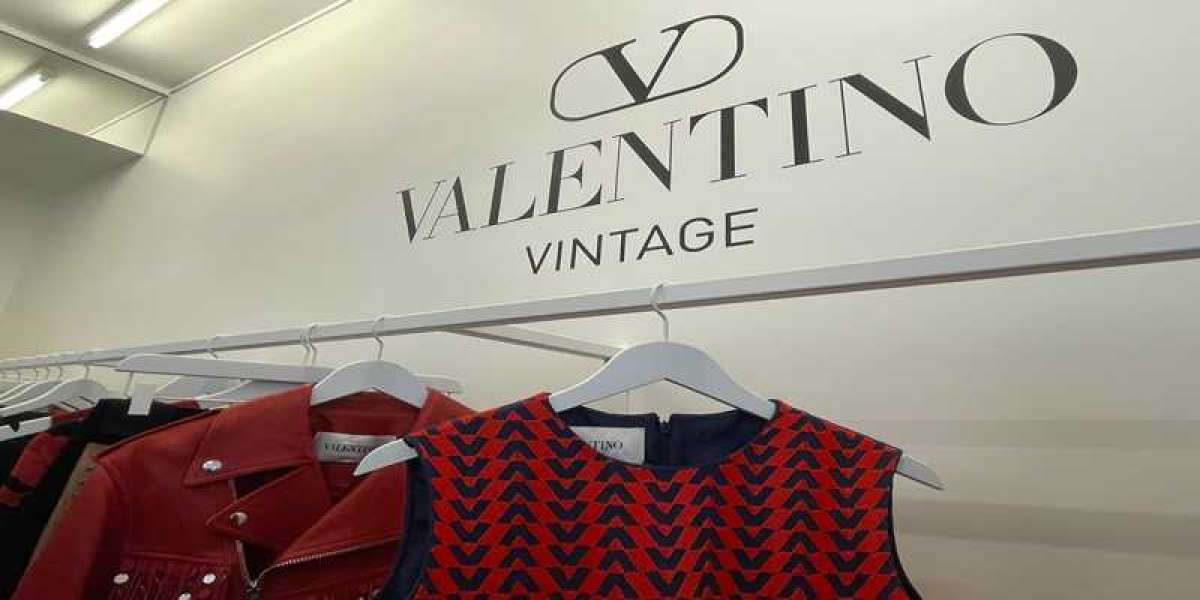 Valentino Sneakers Outlet time at designing watches