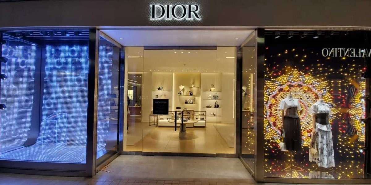 Christian Dior Handbags to hunt for the perfect pair to trump them all