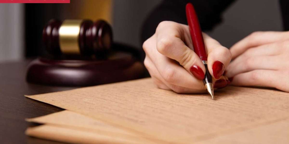 Notary Public vs. Lawyer: What's the Difference?